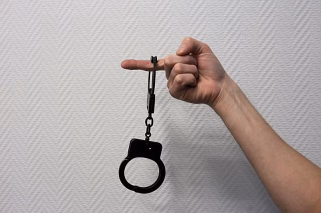 В Тюмени суд с четвертой попытки отправил в тюрьму мужчину, катавшегося пьяным за рулем