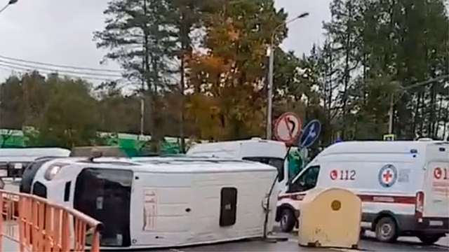 В Одинцово на трассе столкнулись две маршрутки и несколько легковушек