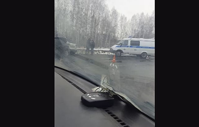Пять человек пострадали в тройном ДТП в Рудничном районе Кемерова