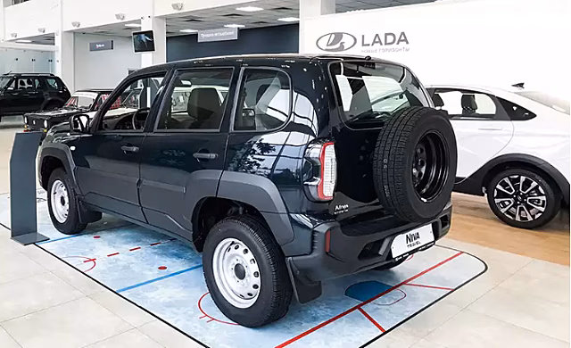 «За рулем»: дилеры продают автомобили Lada без допов и по реальным ценам