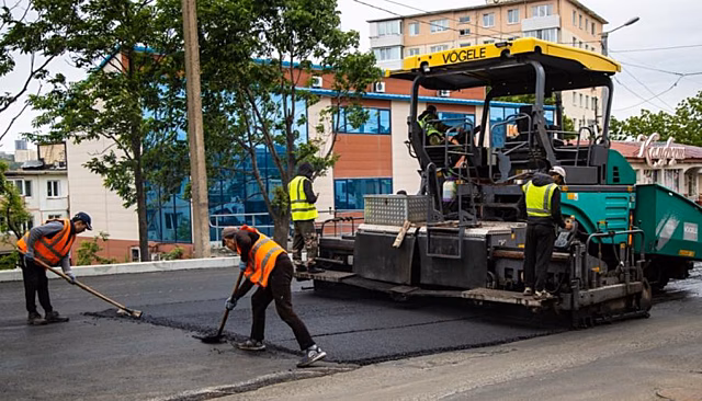 Работы по укладке асфальта пройдут на Второреченском мосту