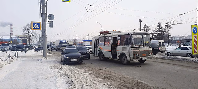Два пешехода пострадали в ДТП с пассажирским автобусом в Новосибирске