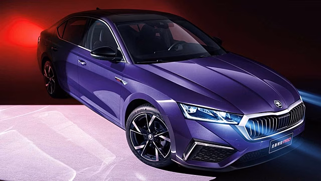 В России замечена «злая» Skoda с огромным багажником и приятной ценой