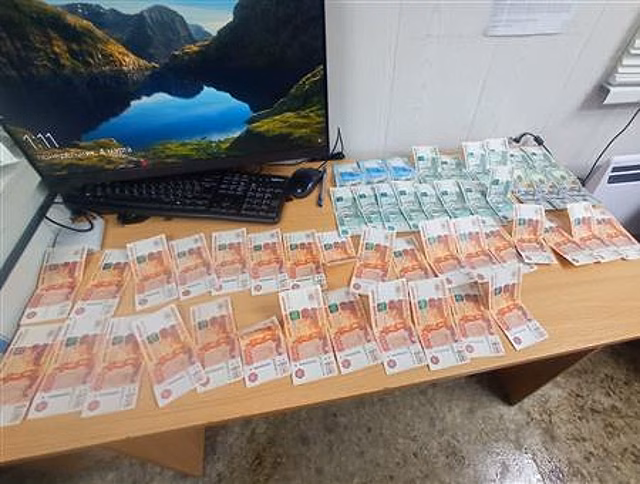 Самарский таможенник отказался от взятки 192 тыс. рублей