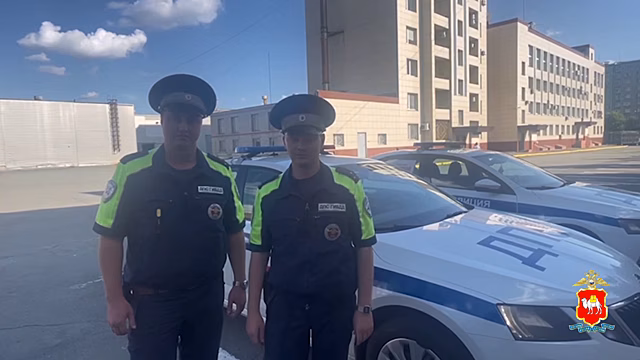 Челябинские полицейские спасли жизнь мужчине, у которого случился анафилактический шок от укуса осы