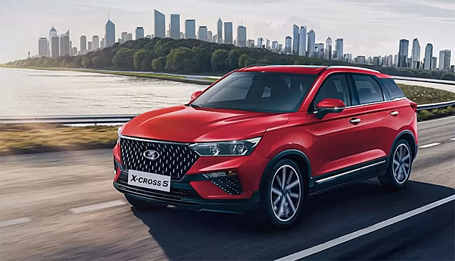 LADA выпустит кроссовер с китайским логотипом