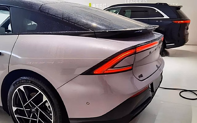 Продажи конкурента Tesla стартуют на этой неделе — новинка оснащена нейросетью