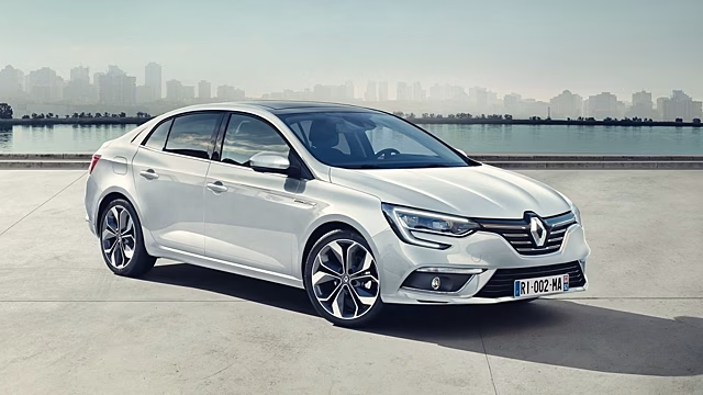 Renault Megane предстал в образе седана