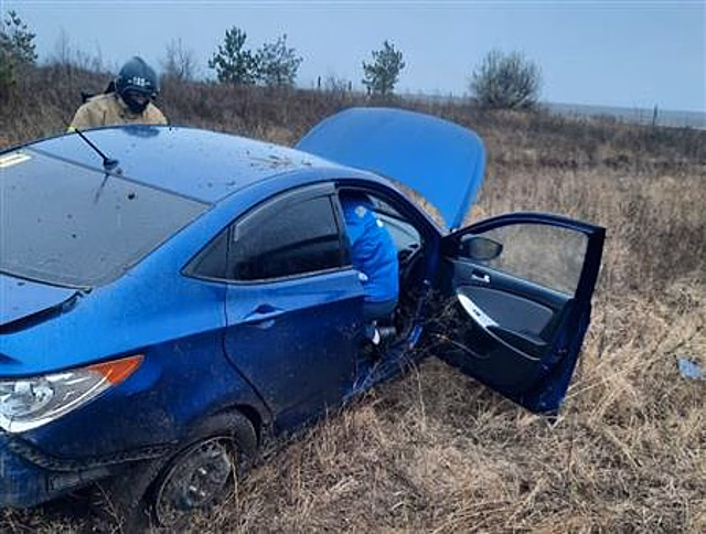 Под Сызранью Hyundai Solaris съехал в кювет