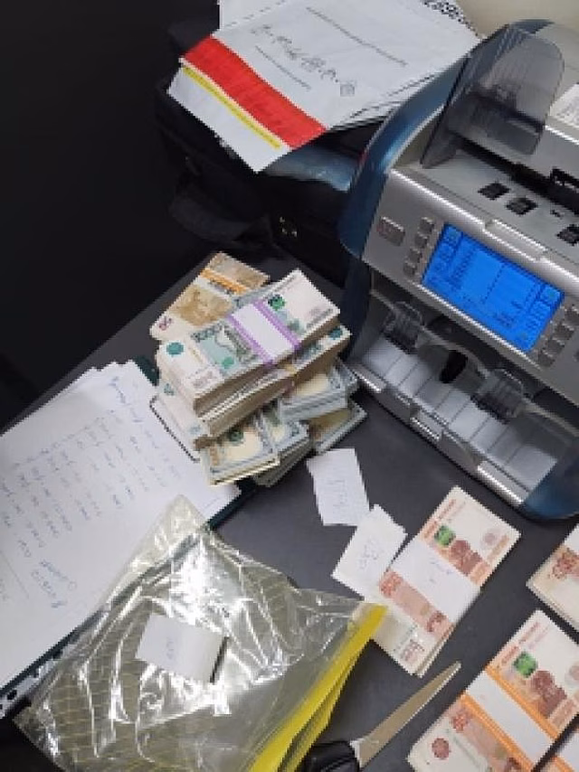 Главу новосибирского управления автодорог подозревают в миллионных взятках