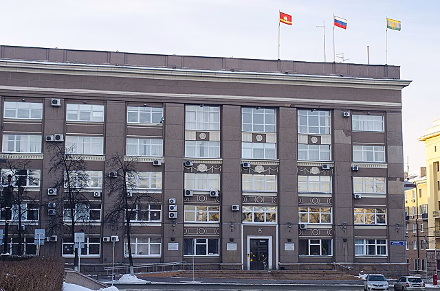 Челябинскому транспорту благодаря дополнительным светофорам теперь будет проще разворачиваться