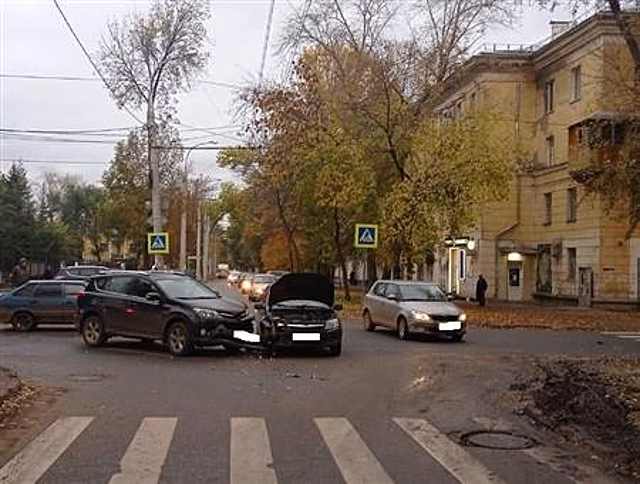 Два начинающих водителя устроили ДТП в Самаре