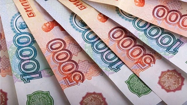 Перспектива надолго остаться пешеходом побудила должника оплатить 40 штрафов