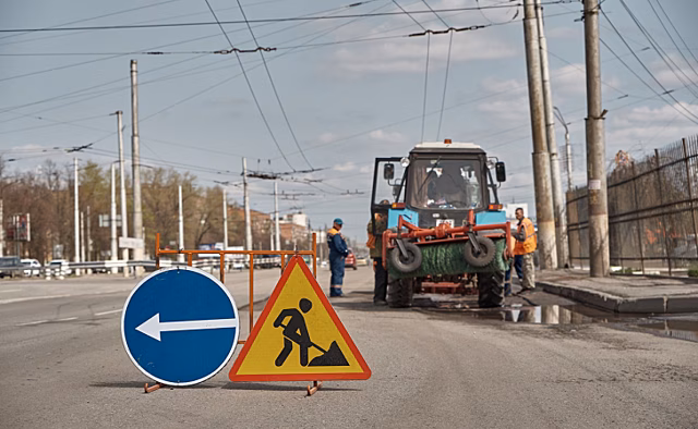 На Льговском повороте в Курске начался ямочный ремонт