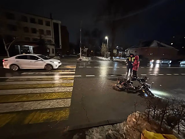 В Ростове курьер на электровелосипеде сбил пенсионерку