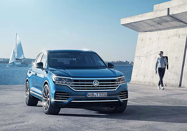 Новый Volkswagen Touareg: объявлена цена и комплектации