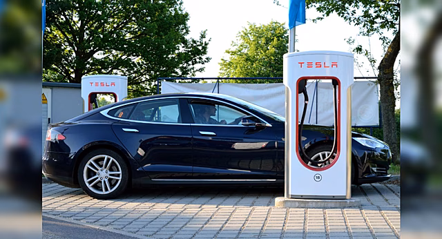 Компания Tesla повысила цены на электромобили