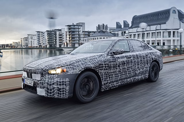 BMW готовится к дебюту новой «пятёрки»