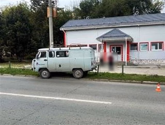 В Самаре 10-летний ребенок пострадал, угодив под колеса "буханки"