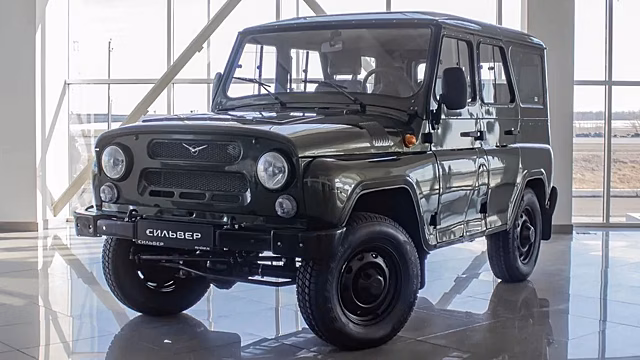 УАЗ отказался от хромированного логотипа