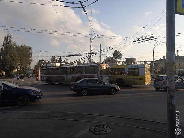 Радио и ТВ в Саратове будут работать с перебоями из-за монтажа освещения башни