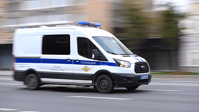 В Самаре легковушка въехала в автобус и загорелась