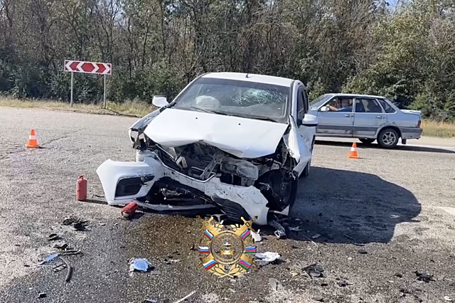Трое детей и двое взрослых пострадали в аварии на кубанской трассе
