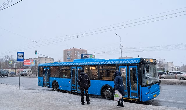 В Волгограде пожилой мужчина скончался в автобусе на остановке