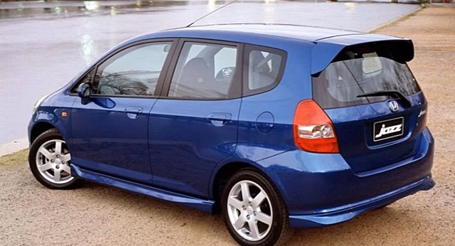 Honda Jazz – «Автомобиль года в Японии» за 370 000 рублей и с полным приводом