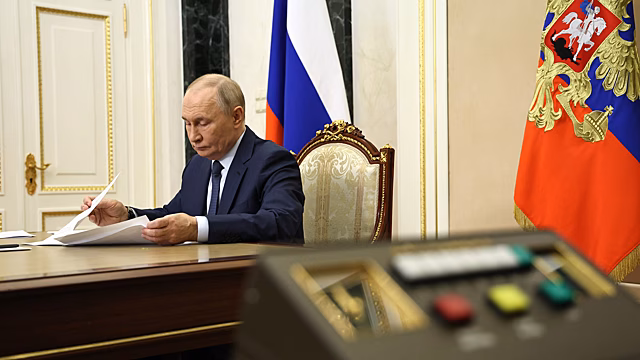 Путин подписал закон о новых штрафах за нарушения правил перевозки детей