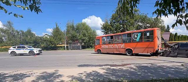 Автобус с пассажирами попал в ДТП в Нижнем Новгороде