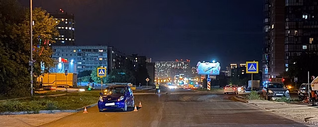 На улице Кошурникова в Новосибирске сбили 14-летнюю девочку