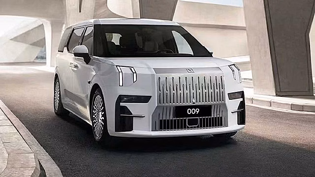 Компания Volvo выпустит электрический минивэн на основе Zeekr 009 для Китая