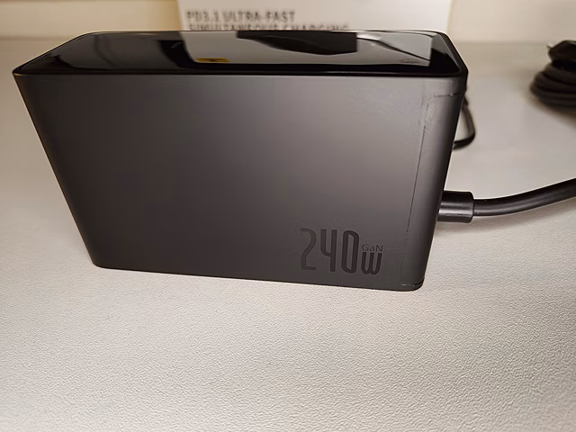 Обзор Baseus 240W Digital GaN: ультимативная зарядная станция