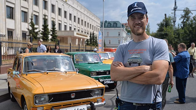 «Москвич» переодет в золотой кабриолет: как реанимировать транспорт с пробегом