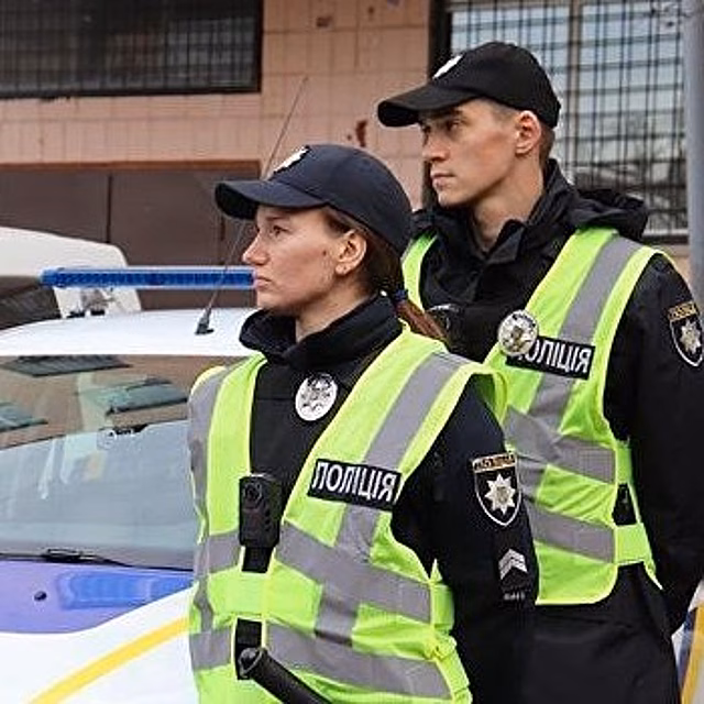 Патрульным в Харькове пришлось успокаивать пьяного майора полиции при помощи спецсредств