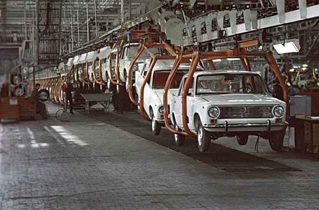 «ВАЗ — 54 года»: Почему новые модели LADA не стали «народными» автомобилями