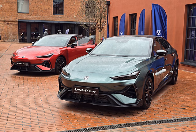 В России стартовали продажи Changan UNI‑V второго поколения