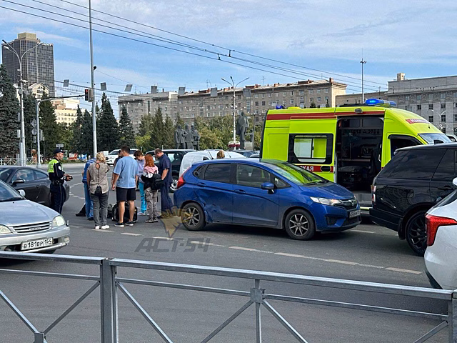 Водитель на моноколесе попал под колеса «Хонды» в Новосибирске