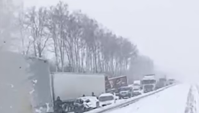 Более 10 машин столкнулись на трассе М‑7 около Гороховца