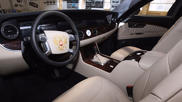 Автомобили «Кортеж» представят на Московском автосалоне