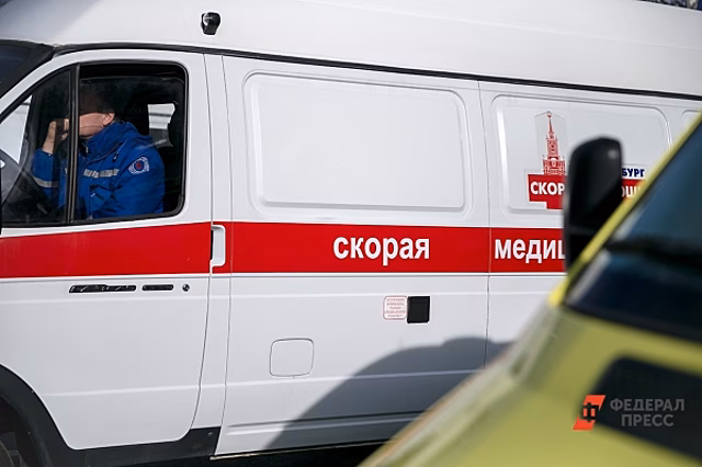 В Кемерове столкнулись скорая помощь и автобус: пострадали шесть человек