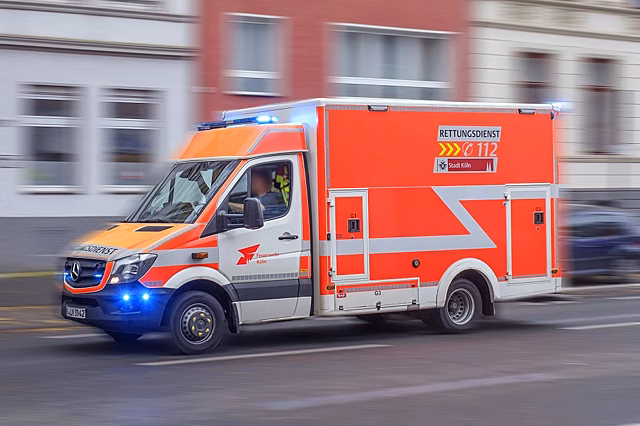 СМИ: Два человека погибли при наезде автомобиля на толпу пешеходов в Мангейме