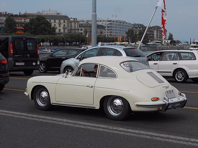 Когда-то Porsche планировали выпускать на АЗЛК, но что-то пошло не так