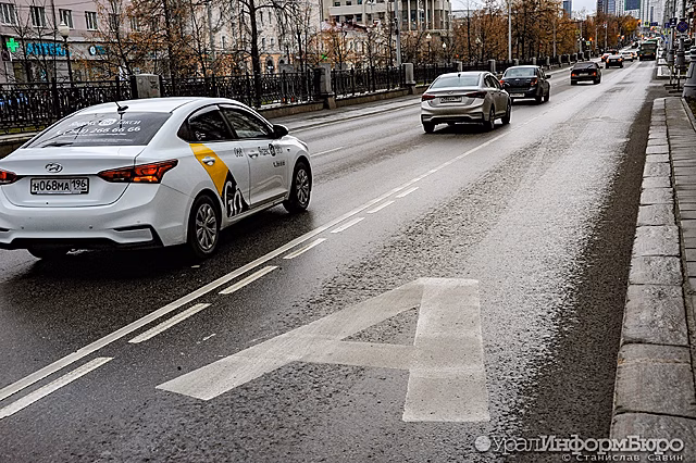 На улицах Екатеринбурга появятся 25 новых выделенных полос для общественного транспорта