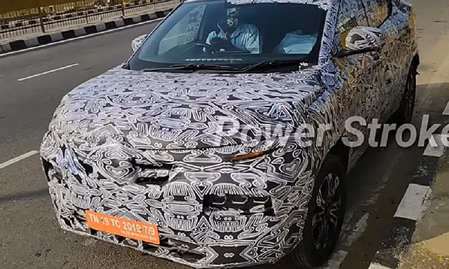 Новый недороой компакт-кросс Renault впервые запечатлели на фото