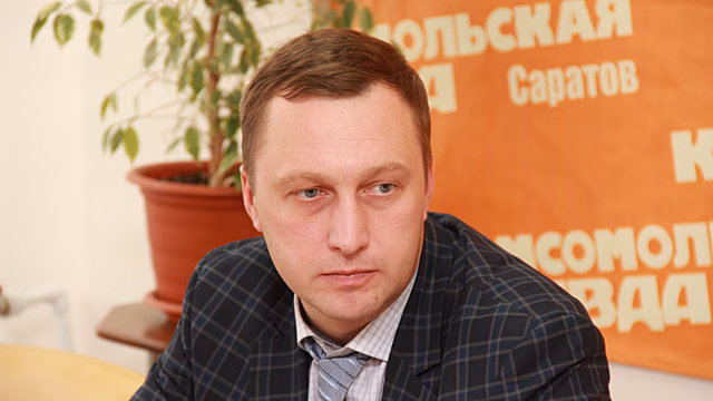Семь перекрестков в центре Саратова оснастили «умными» светофорами