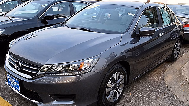 Honda Accord обогнала по популярности Toyota Camry