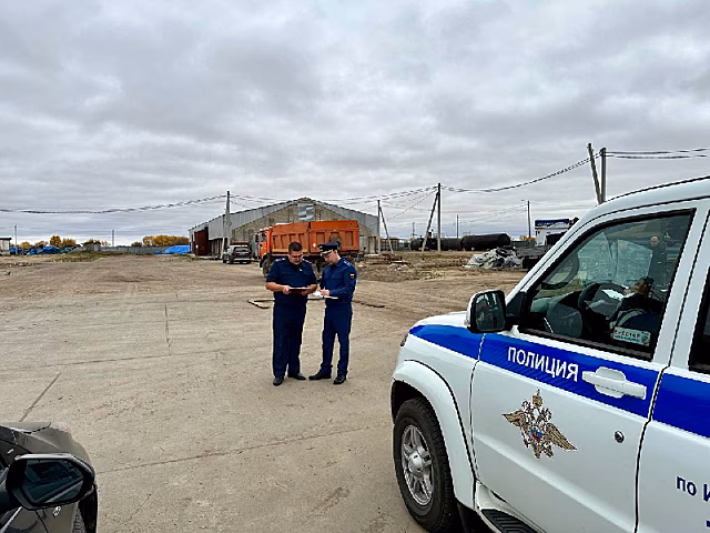 В Приамурье на территории зернохранилища рабочий погиб после наезда грузовика