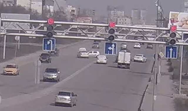 Опубликовано видео ДТП с четырьмя пострадавшими в Волгограде